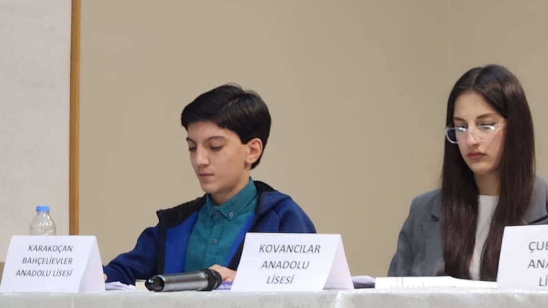 İlçemiş Bahçelievler Anadolu Lisesi Öğrencileri, İl Milli Eğitim Müdürlüğü Koordinesinde Düzenlenen Bilim Söyleşileri Programına Katıldı